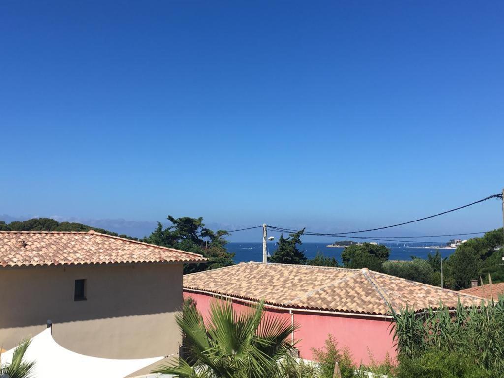 Appartement Terrasse Vue Mer, Plage Gorguette A 1 Minute A Pied, Wifi,Clim Parking Collectif Sanary-sur-Mer Buitenkant foto