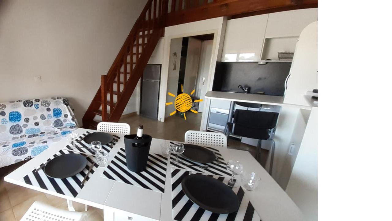Appartement Terrasse Vue Mer, Plage Gorguette A 1 Minute A Pied, Wifi,Clim Parking Collectif Sanary-sur-Mer Buitenkant foto